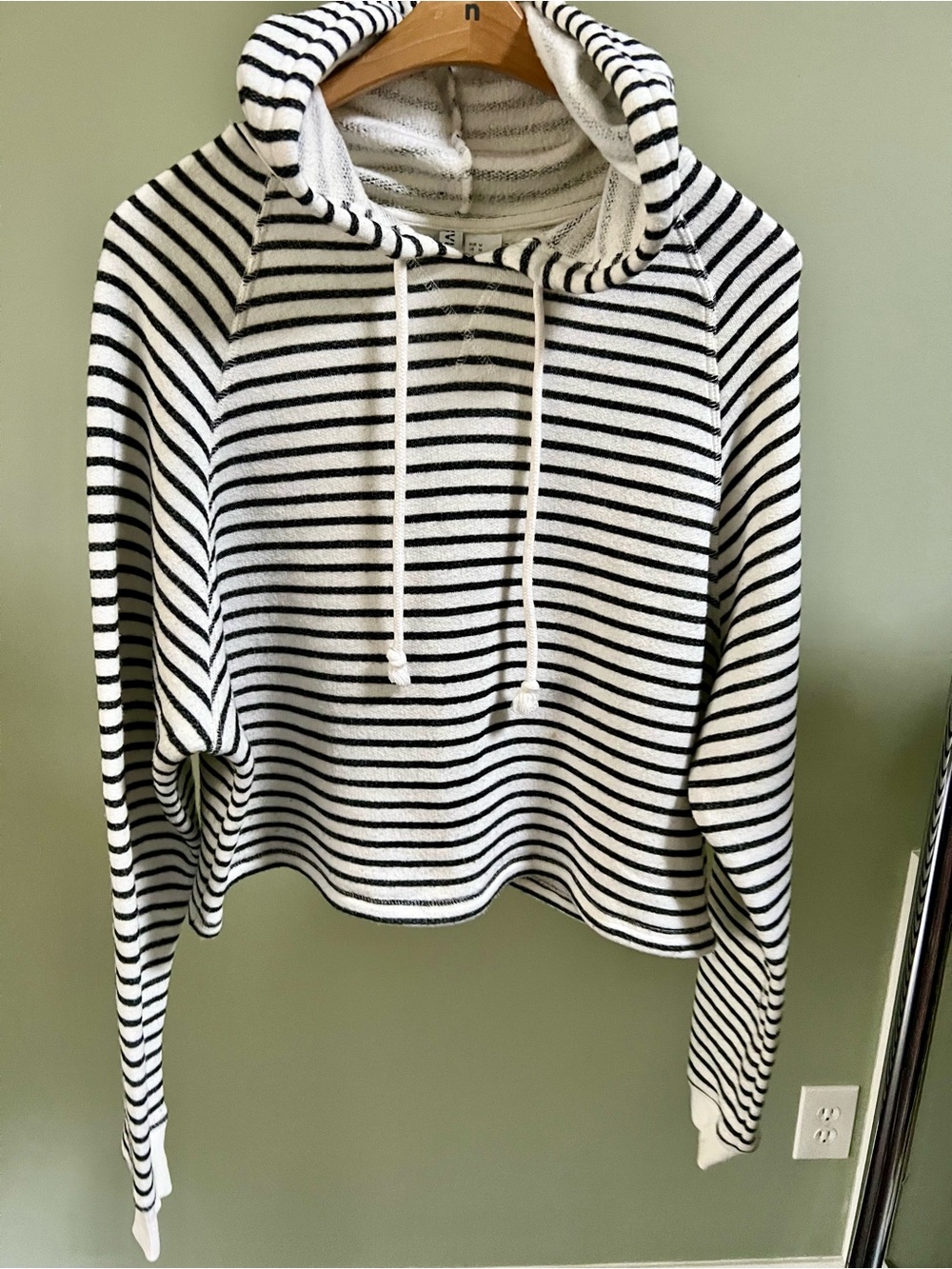 Striped Hooded Pullover Sweatshirt - Black & White